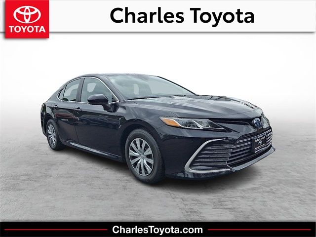 2022 Toyota Camry Hybrid LE