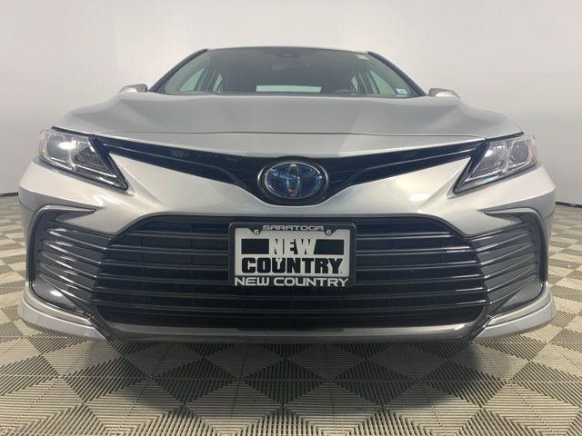 2022 Toyota Camry Hybrid LE