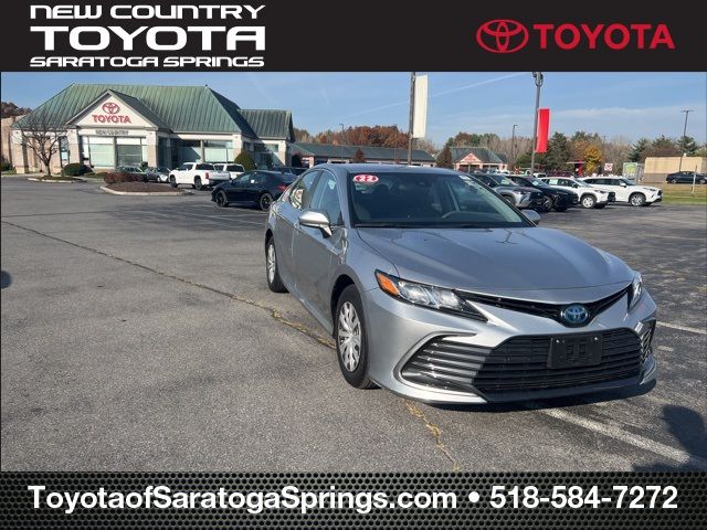 2022 Toyota Camry Hybrid LE