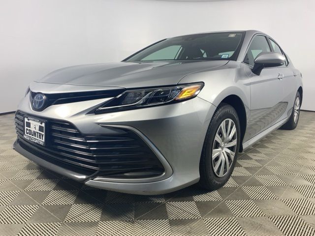 2022 Toyota Camry Hybrid LE