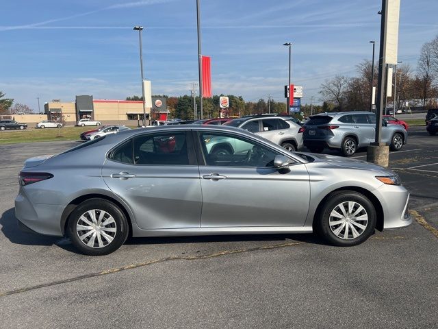 2022 Toyota Camry Hybrid LE