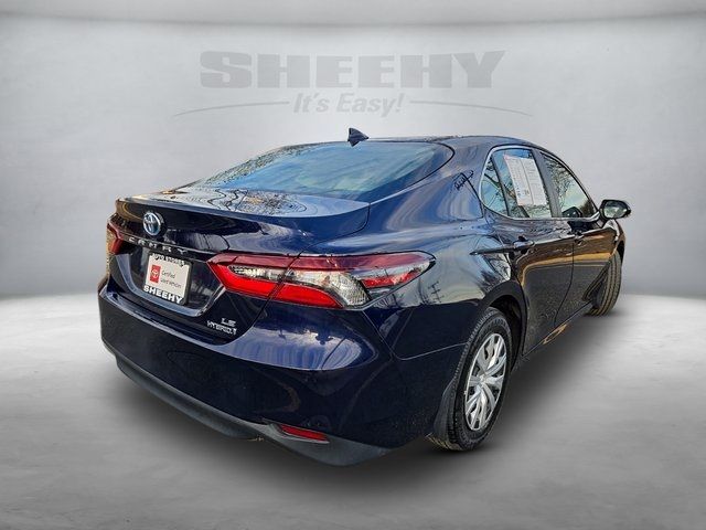 2022 Toyota Camry Hybrid LE