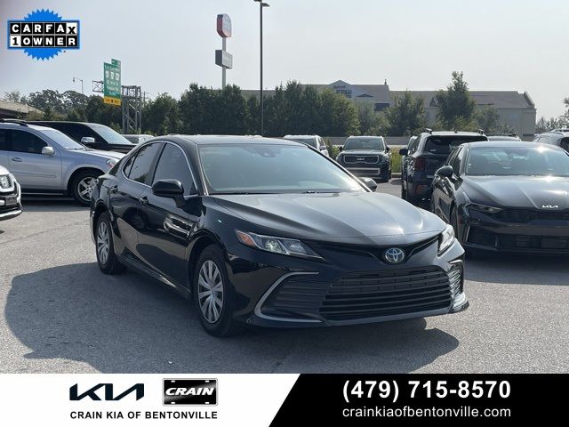 2022 Toyota Camry Hybrid LE