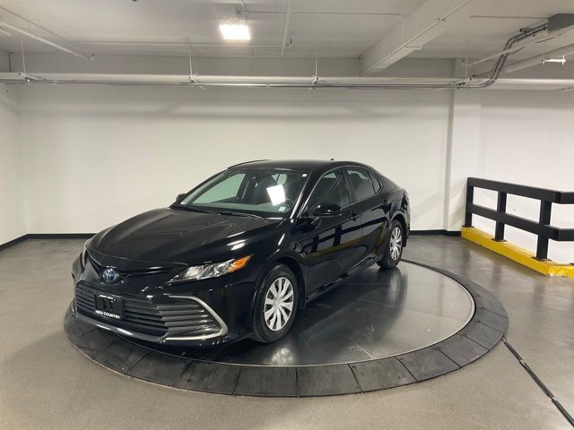 2022 Toyota Camry Hybrid LE