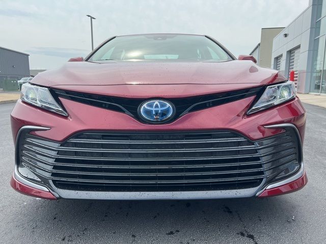 2022 Toyota Camry Hybrid LE