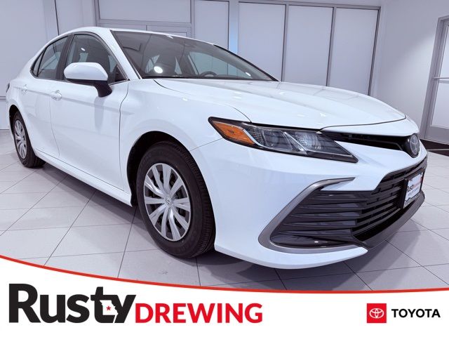 2022 Toyota Camry Hybrid LE