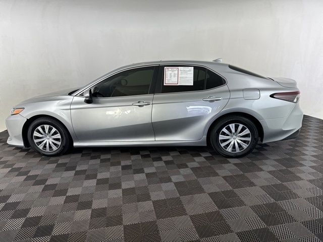 2022 Toyota Camry Hybrid LE