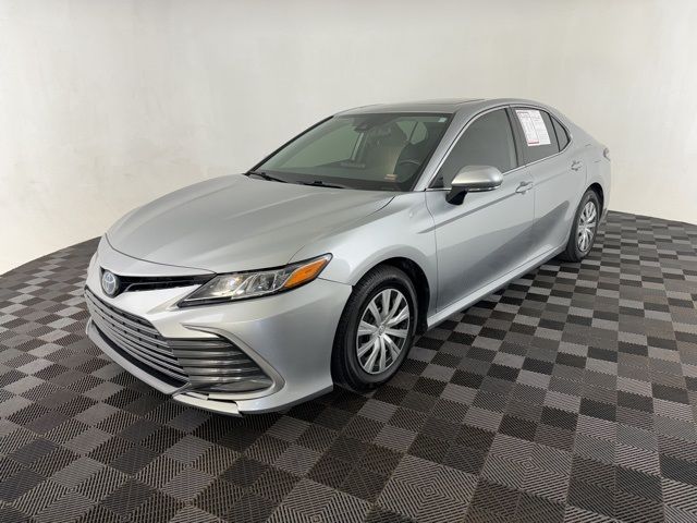 2022 Toyota Camry Hybrid LE