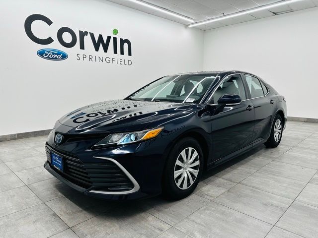 2022 Toyota Camry Hybrid LE