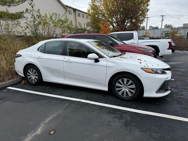 2022 Toyota Camry Hybrid LE