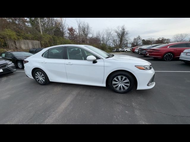 2022 Toyota Camry Hybrid LE