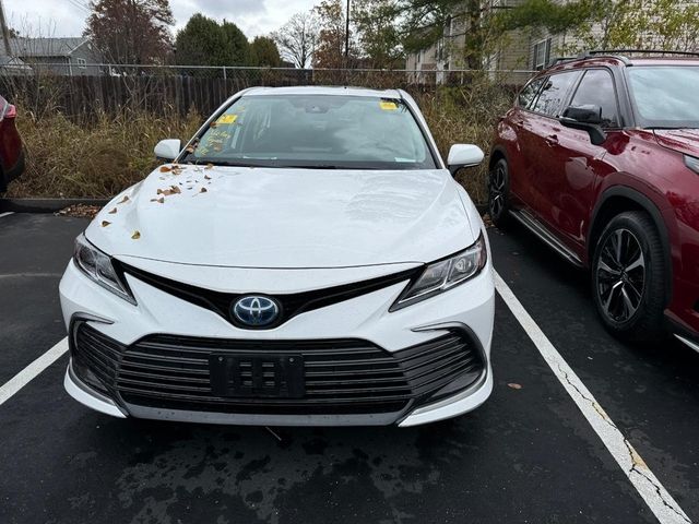 2022 Toyota Camry Hybrid LE