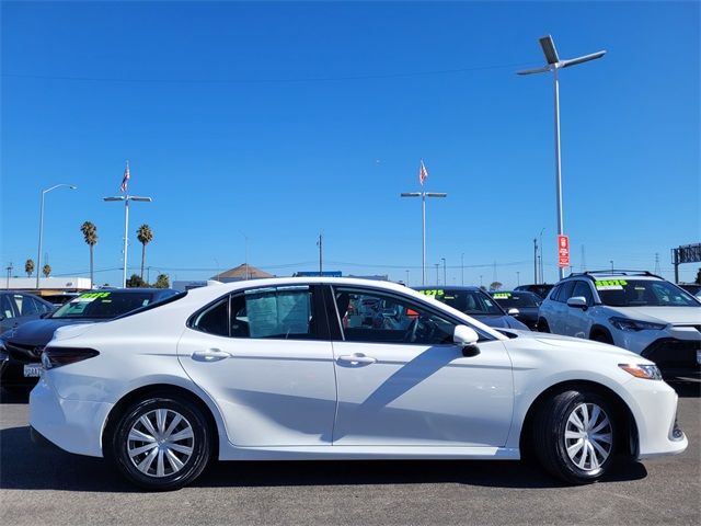 2022 Toyota Camry Hybrid LE