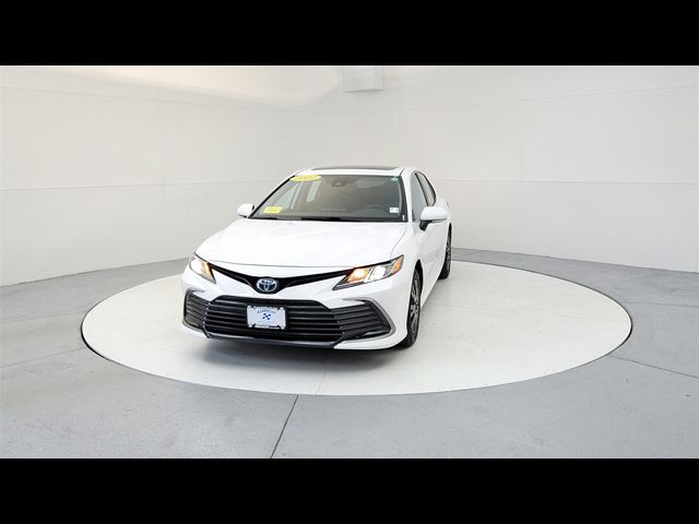 2022 Toyota Camry Hybrid LE