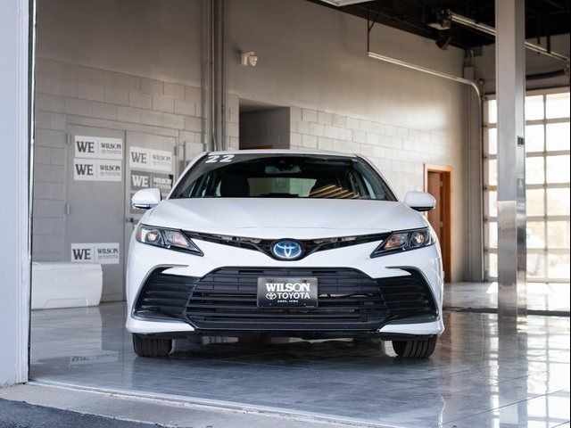 2022 Toyota Camry Hybrid LE