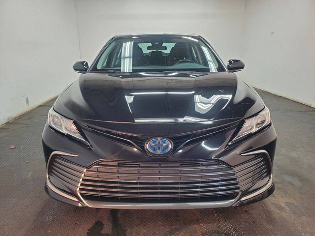 2022 Toyota Camry Hybrid LE