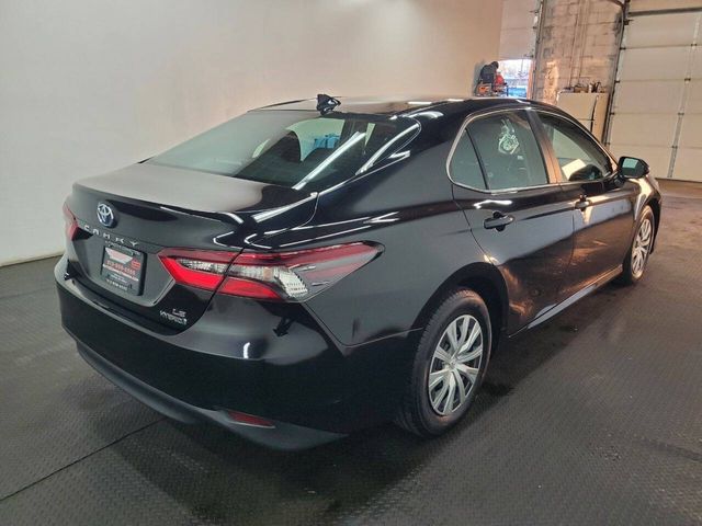 2022 Toyota Camry Hybrid LE