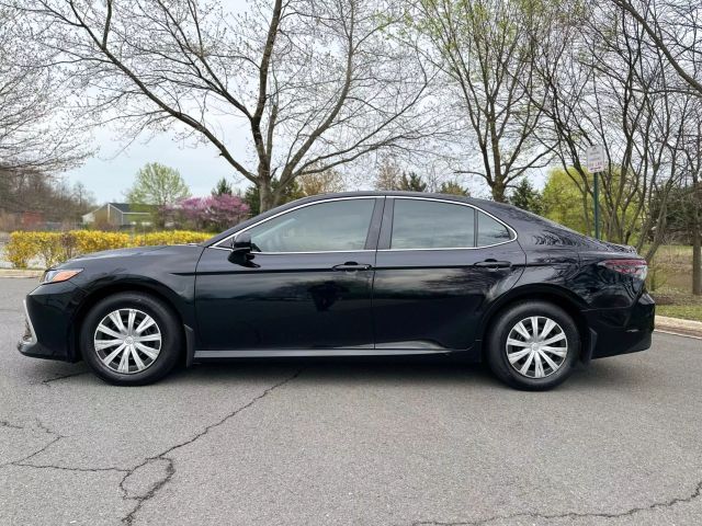 2022 Toyota Camry Hybrid LE