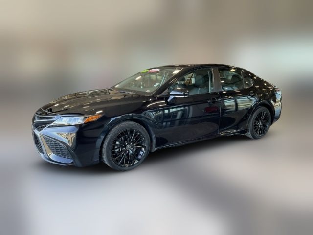 2022 Toyota Camry Hybrid SE