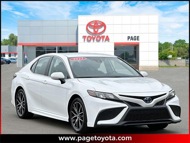 2022 Toyota Camry Hybrid SE