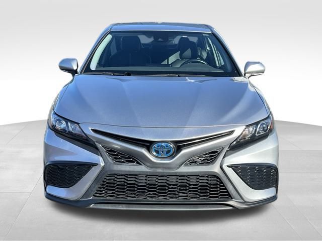 2022 Toyota Camry Hybrid SE