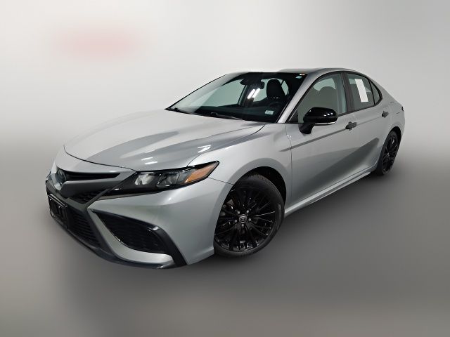 2022 Toyota Camry Hybrid SE