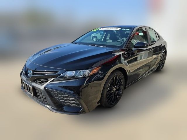 2022 Toyota Camry Hybrid SE