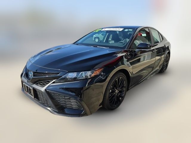 2022 Toyota Camry Hybrid SE