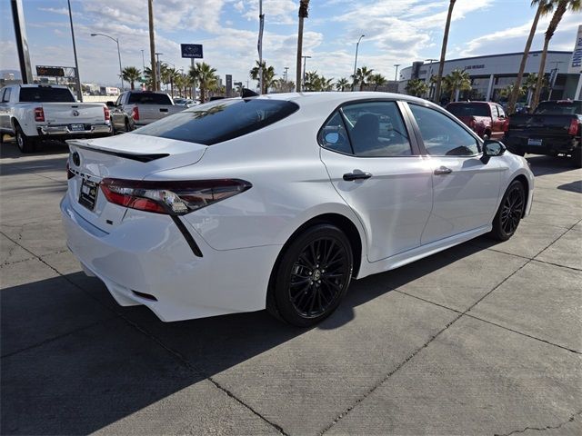 2022 Toyota Camry Hybrid SE