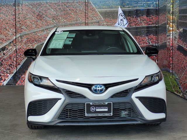 2022 Toyota Camry Hybrid SE