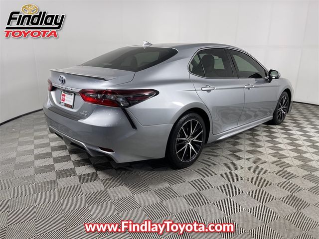 2022 Toyota Camry Hybrid SE