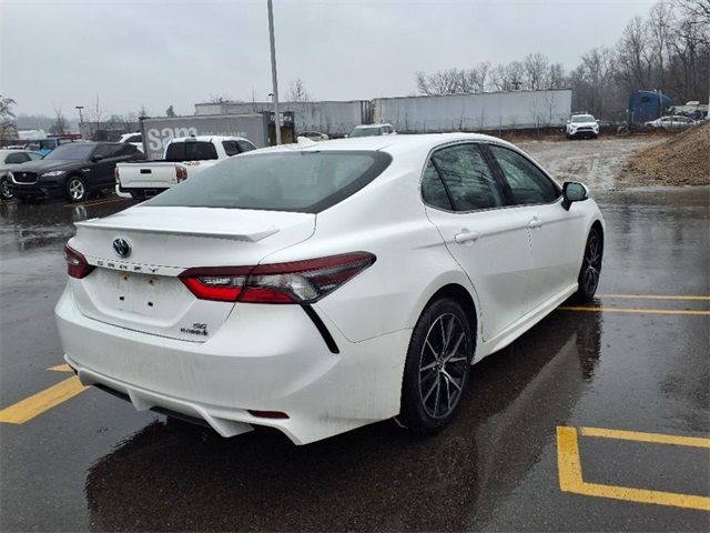 2022 Toyota Camry Hybrid SE