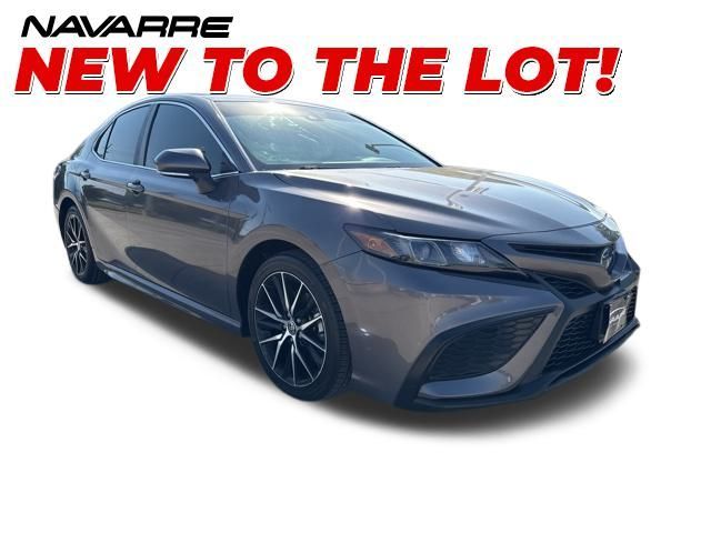 2022 Toyota Camry Hybrid Nightshade