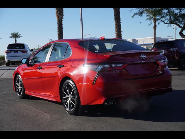 2022 Toyota Camry Hybrid SE