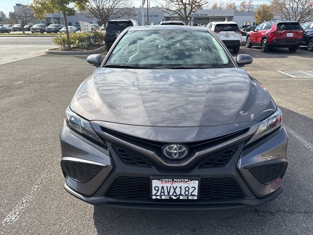 2022 Toyota Camry Hybrid SE