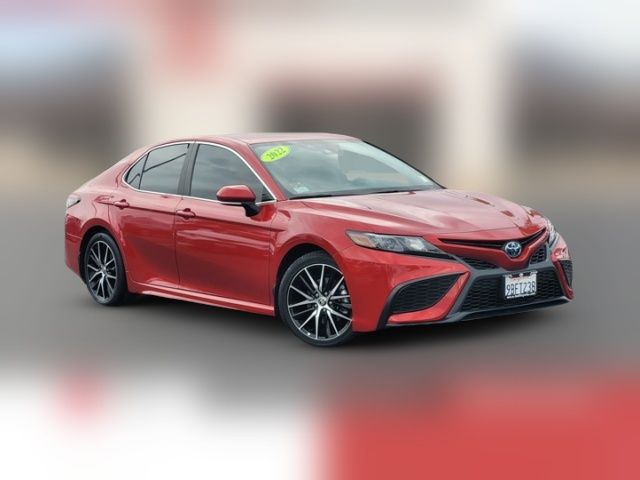 2022 Toyota Camry Hybrid SE