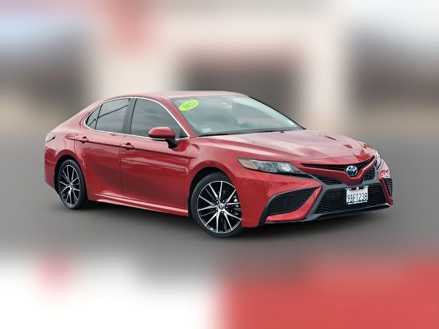 2022 Toyota Camry Hybrid SE