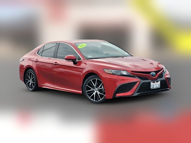 2022 Toyota Camry Hybrid SE