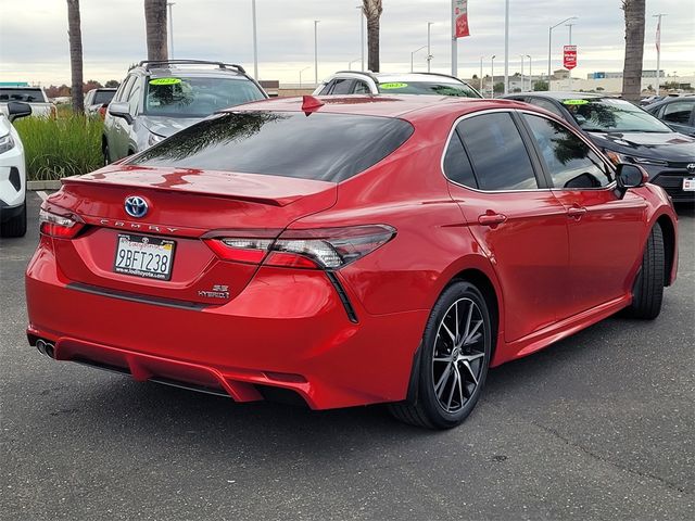 2022 Toyota Camry Hybrid SE