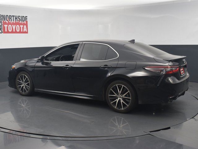 2022 Toyota Camry Hybrid SE