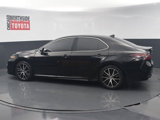 2022 Toyota Camry Hybrid SE