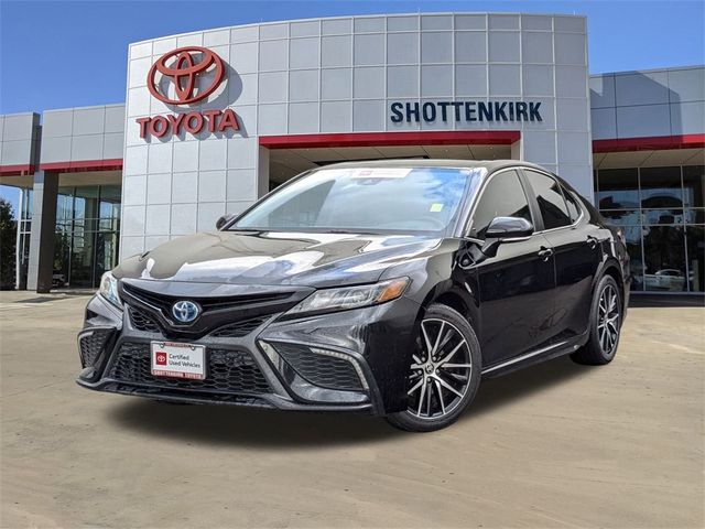 2022 Toyota Camry Hybrid SE