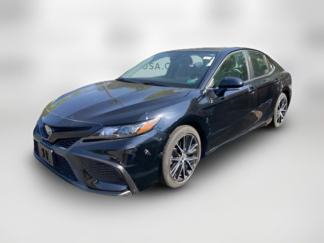 2022 Toyota Camry Hybrid SE