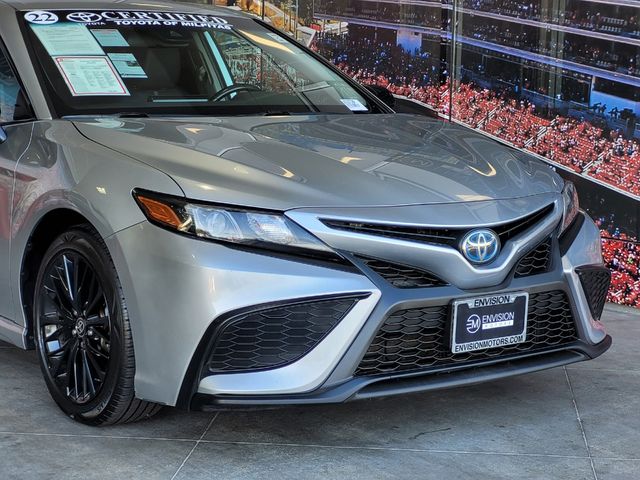 2022 Toyota Camry Hybrid SE