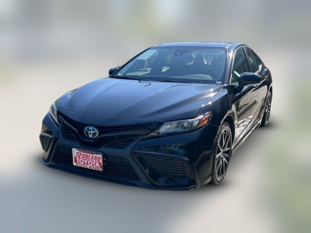 2022 Toyota Camry Hybrid SE