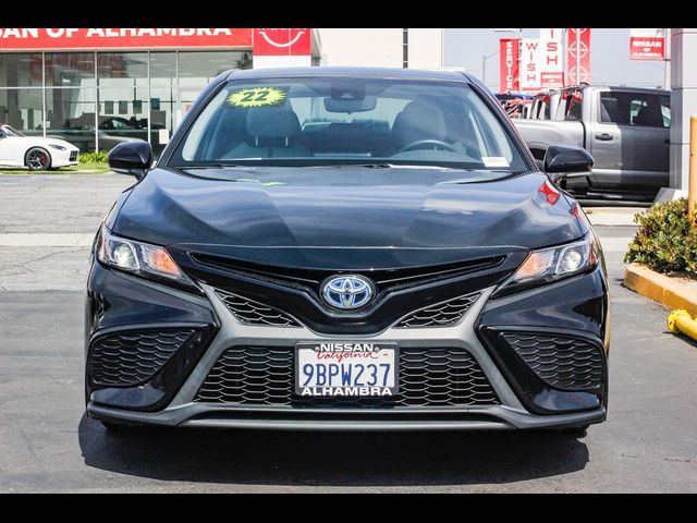 2022 Toyota Camry Hybrid SE
