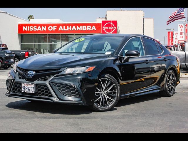2022 Toyota Camry Hybrid SE