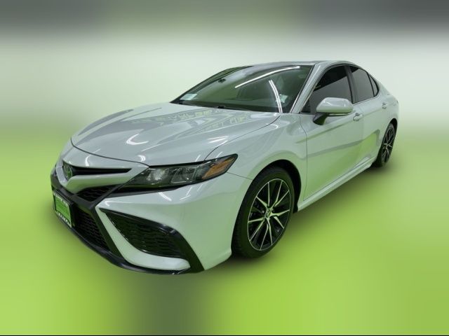 2022 Toyota Camry Hybrid SE