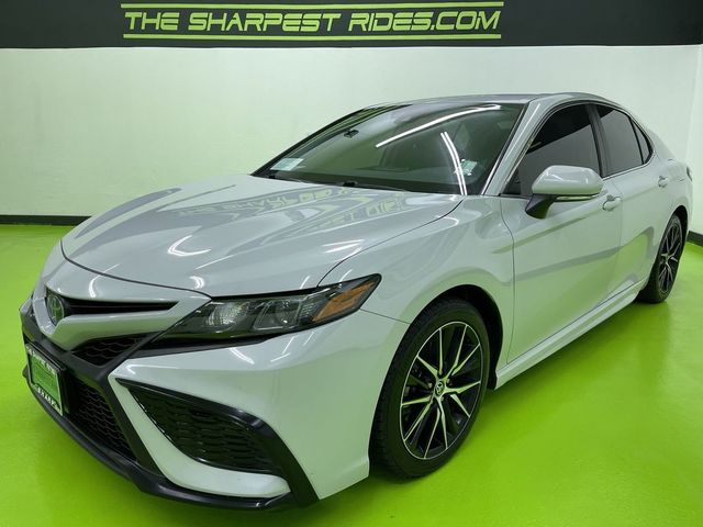 2022 Toyota Camry Hybrid SE