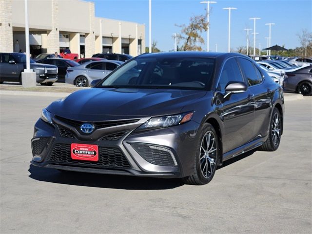 2022 Toyota Camry Hybrid SE